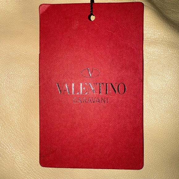 Valentino Garavani Beige Leather Rose Tote - Picture 12 of 16